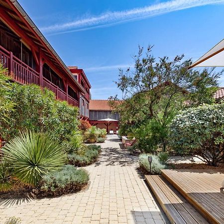 Hotel De La Plage กงตีส์-เลส์-แบงส์ ภายนอก รูปภาพ