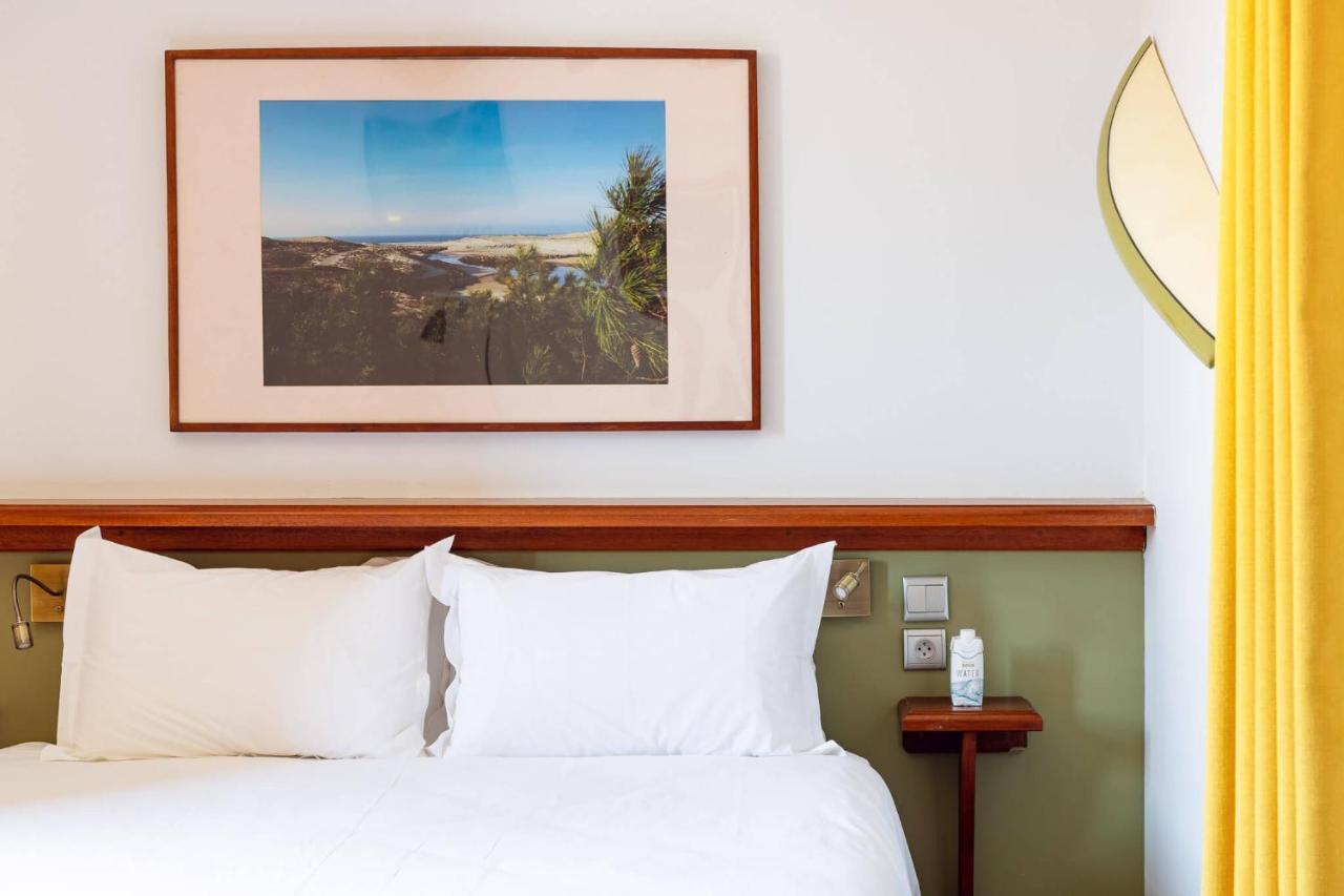 Hotel De La Plage กงตีส์-เลส์-แบงส์ ภายนอก รูปภาพ