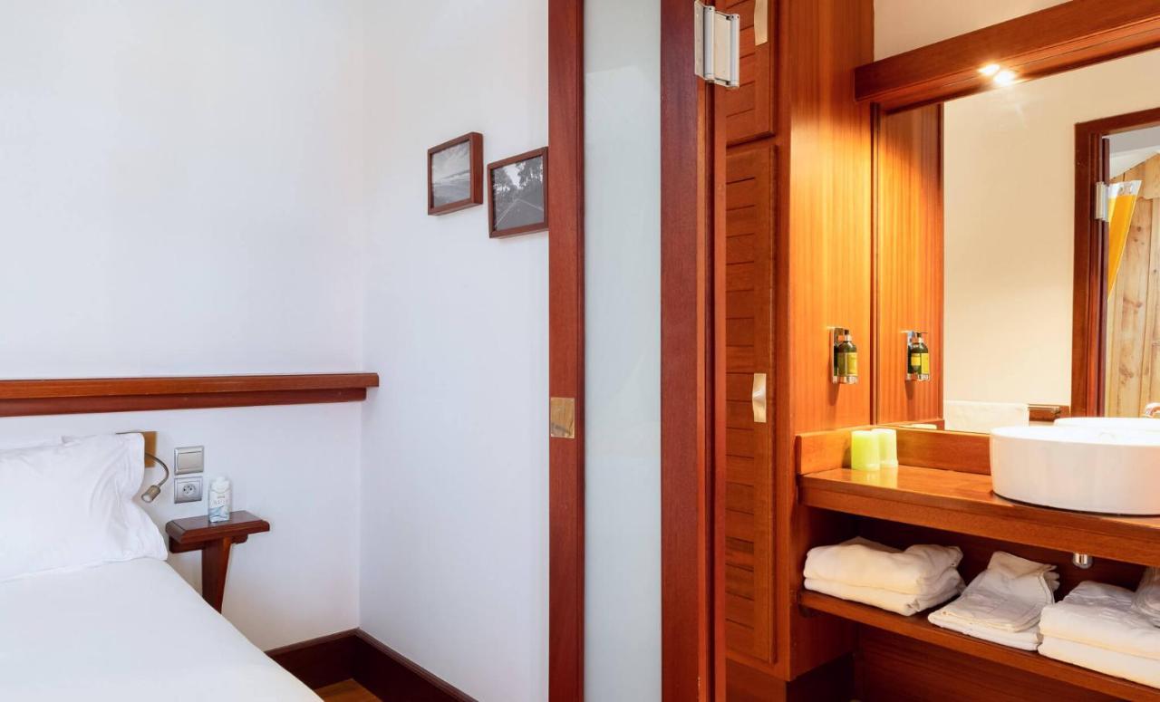 Hotel De La Plage กงตีส์-เลส์-แบงส์ ภายนอก รูปภาพ