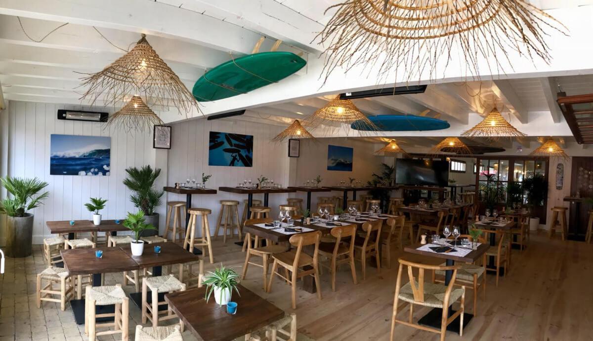 Hotel De La Plage กงตีส์-เลส์-แบงส์ ภายนอก รูปภาพ